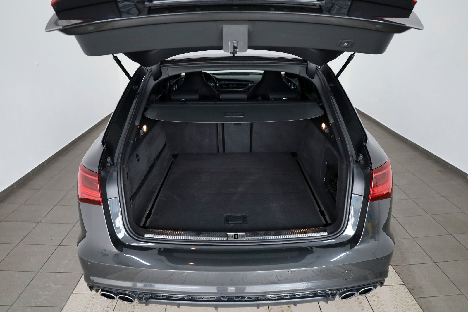 Fahrzeugabbildung Audi S6 Avant 4.0 TFSI quattro Leder,Navi,Matrix-LED