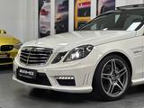 Mercedes-Benz E 63 AMG PANO H&K KAMERA SAUGER - Mercedes-Benz: AMG E63