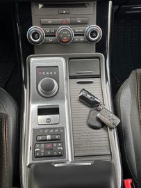 Land-Rover Range Rover Sport - 10