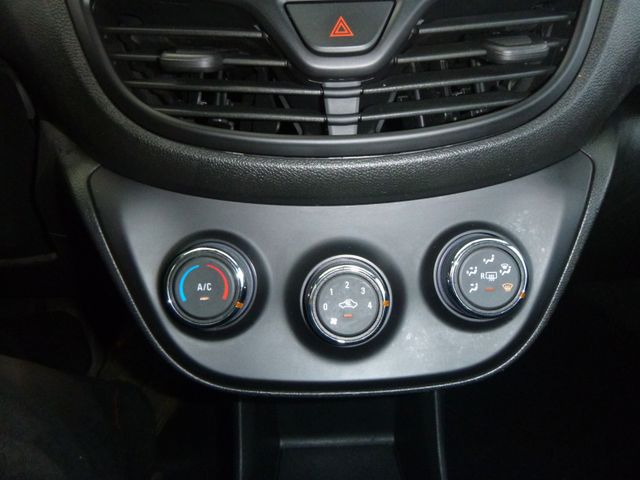 Fahrzeugabbildung Opel Karl 1.0 Edition >Einparkhilfe/Klima<