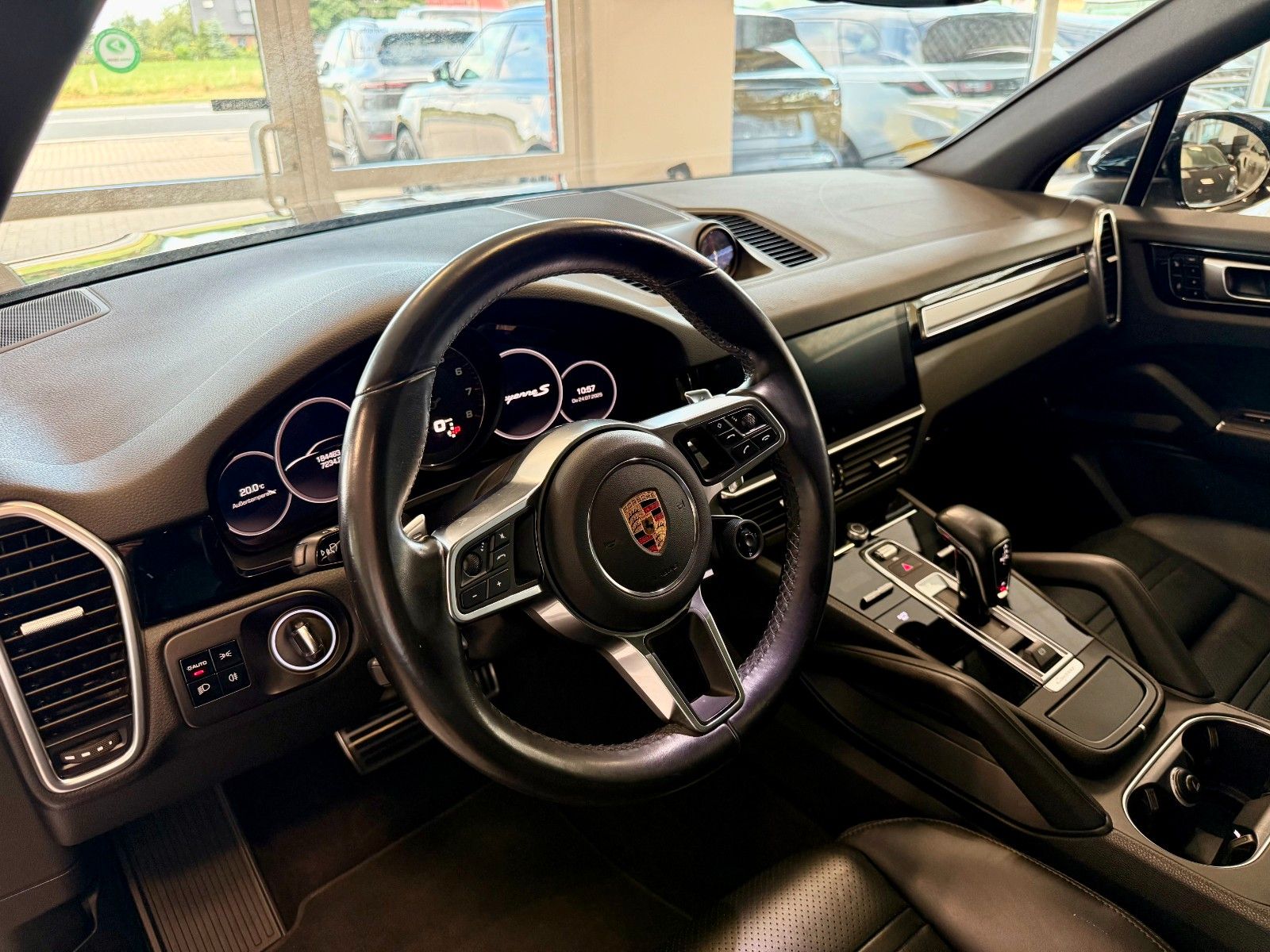 Fahrzeugabbildung Porsche Cayenne S Luftfederung/Panorama/ACC/SportChrono