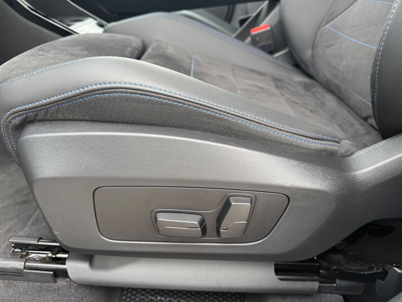 Fahrzeugabbildung BMW 2 Active Tourer 220 i M Sport