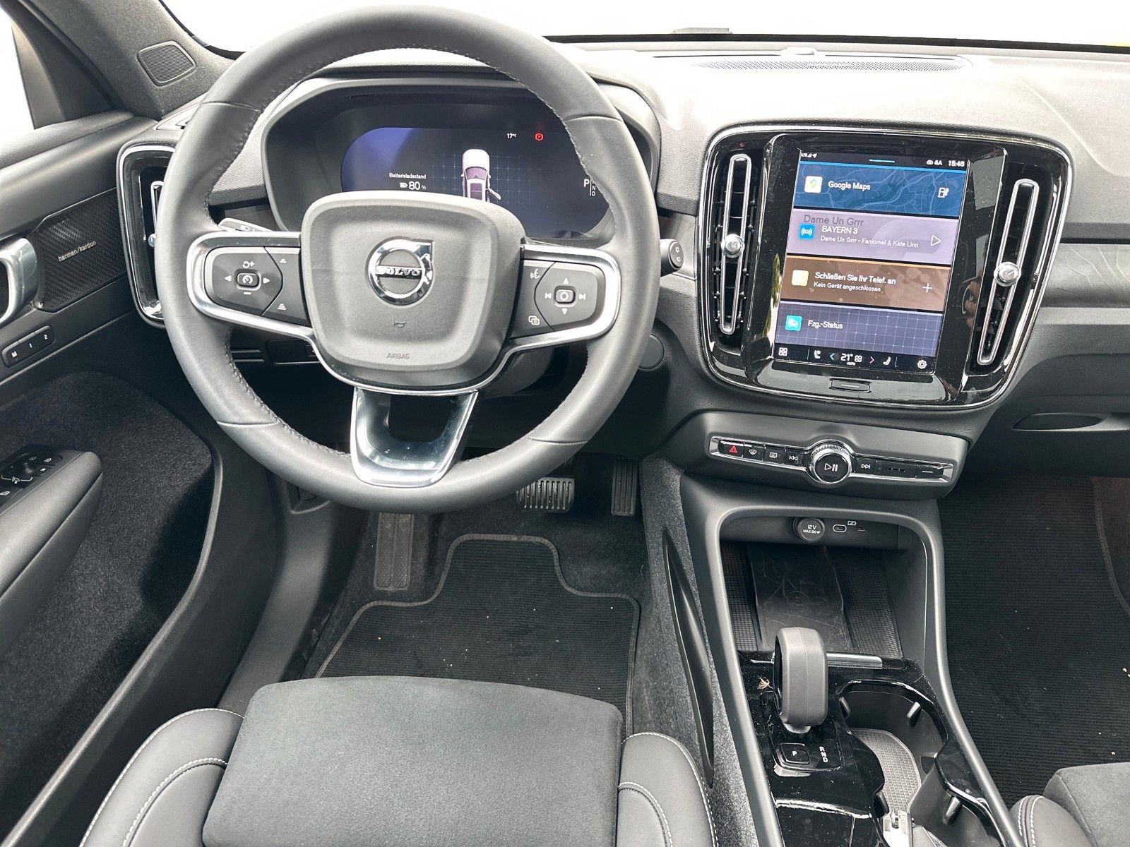 Fahrzeugabbildung Volvo XC40 Ultimate Recharge Pure Electric AWD, Panor