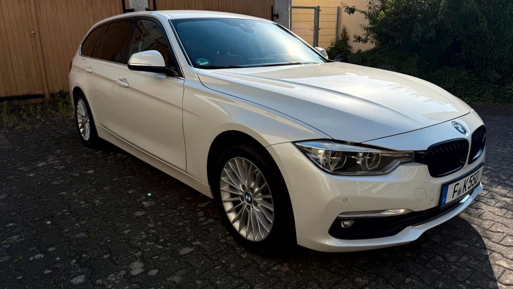 Image of BMW 320