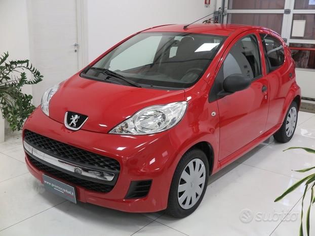 Peugeot PEUGEOT 107 1.0 68CV 5p. Allure "Solo 99.000 Km!