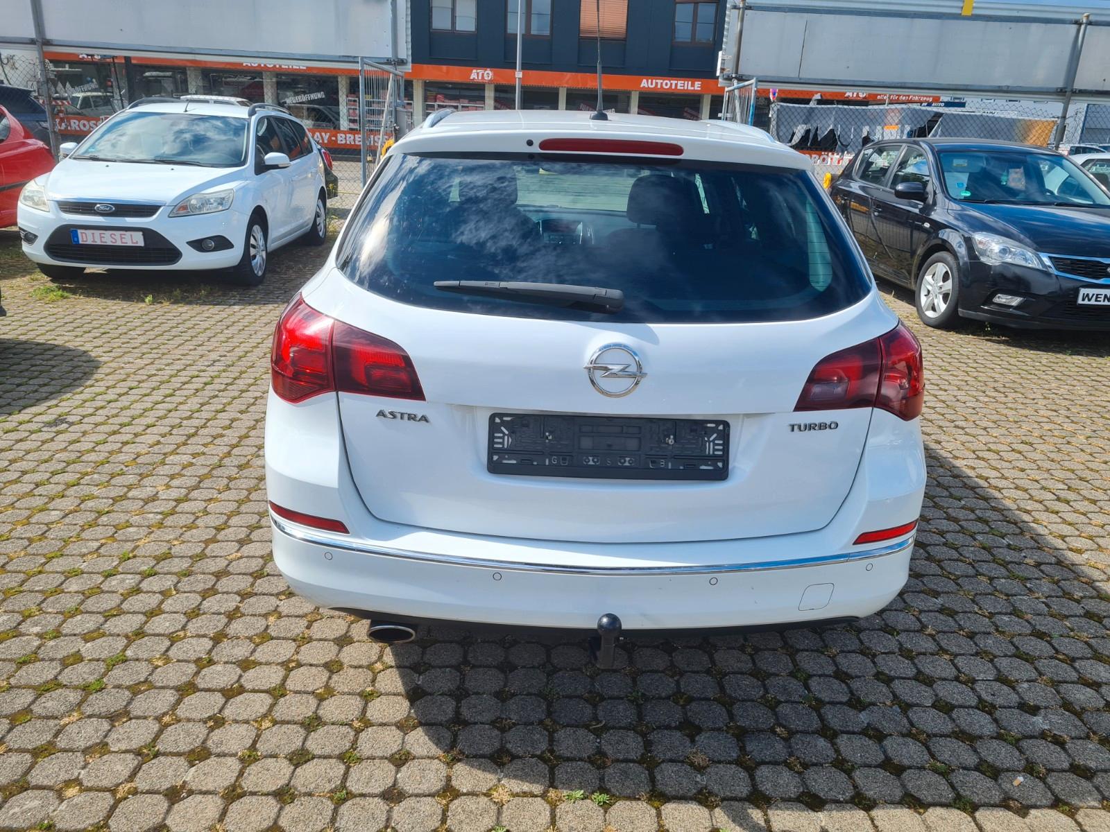 Opel Astra 2012 — photo 6