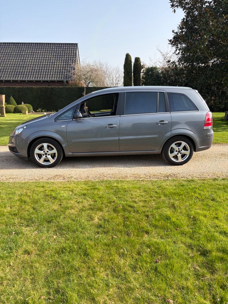 Opel Zafira 7Sitzer AHK Tempomat Parkassistent
