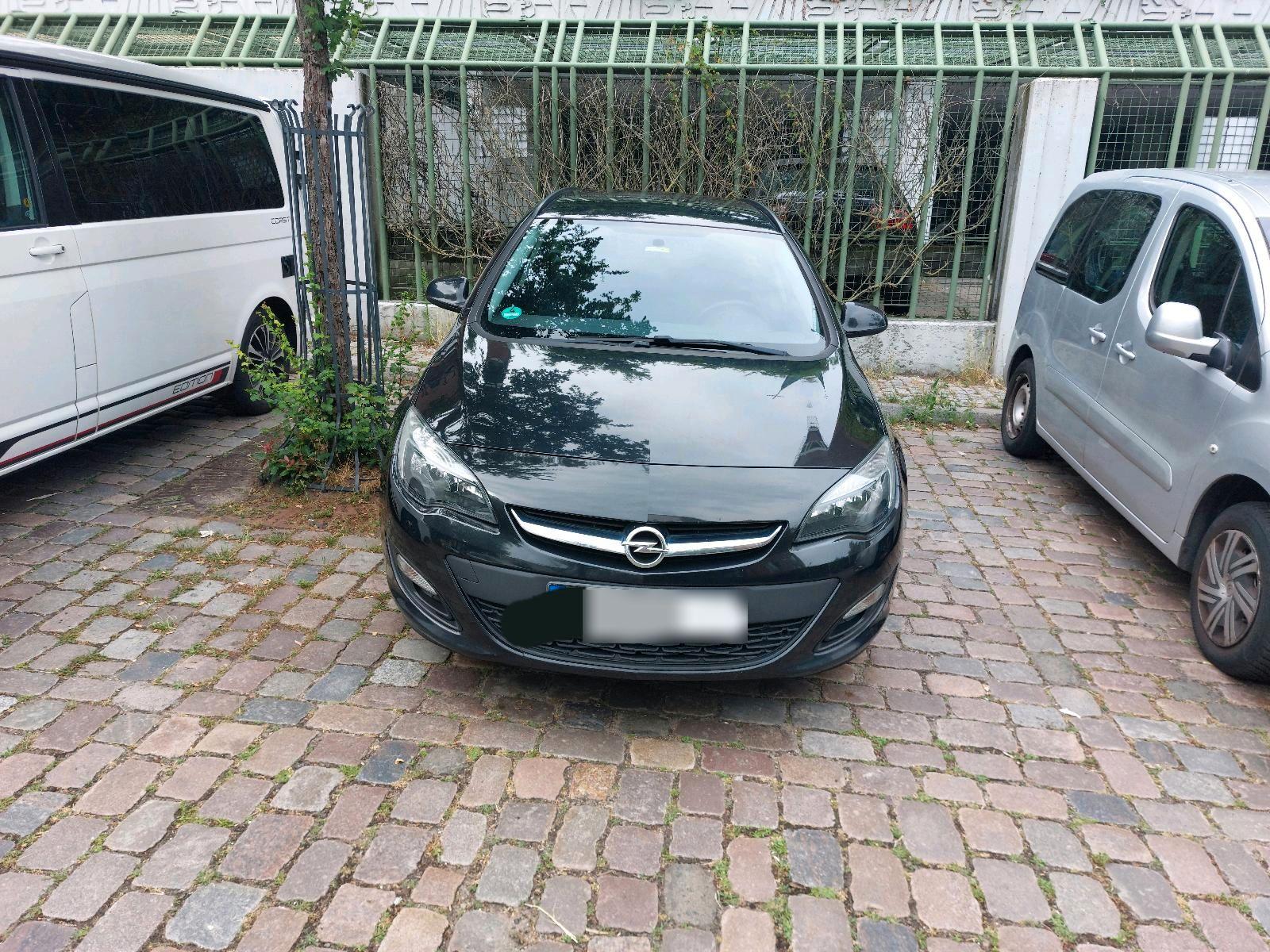 Opel Astra 2014 — engine 110 HP (81kW)