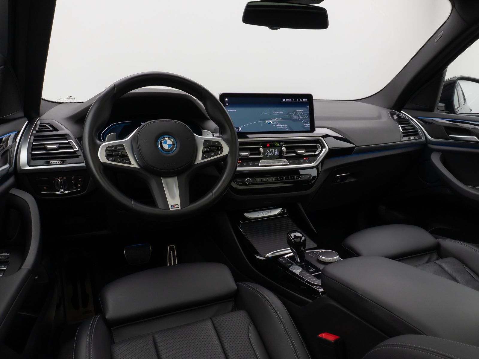 Fahrzeugabbildung BMW X3 xD30e M Sport Panorama 360° HUD DAB HiFi AHK