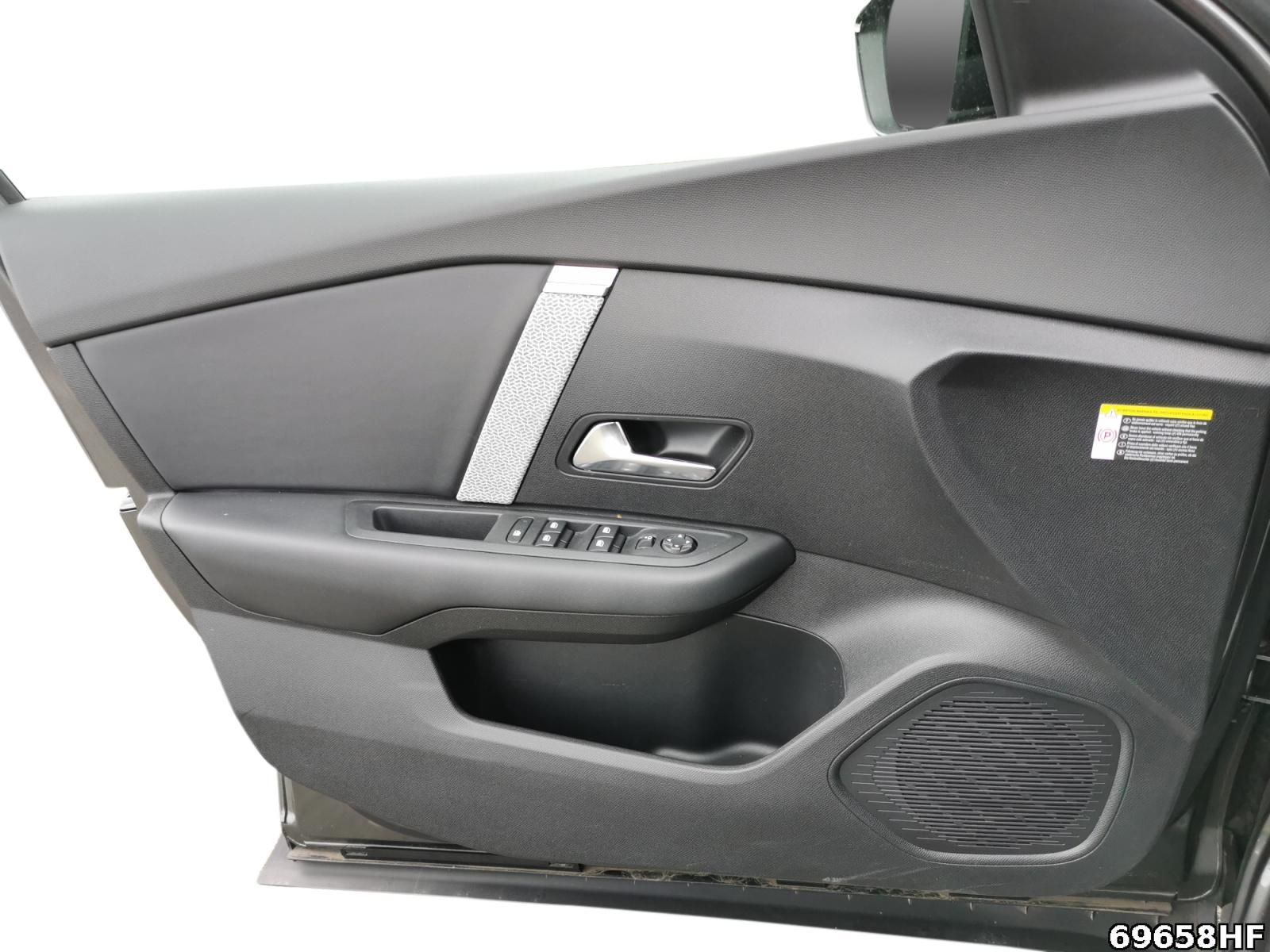 Fahrzeugabbildung Citroën C4 1.2 PureTech 130 Shine Stop&Start (EURO 6d)