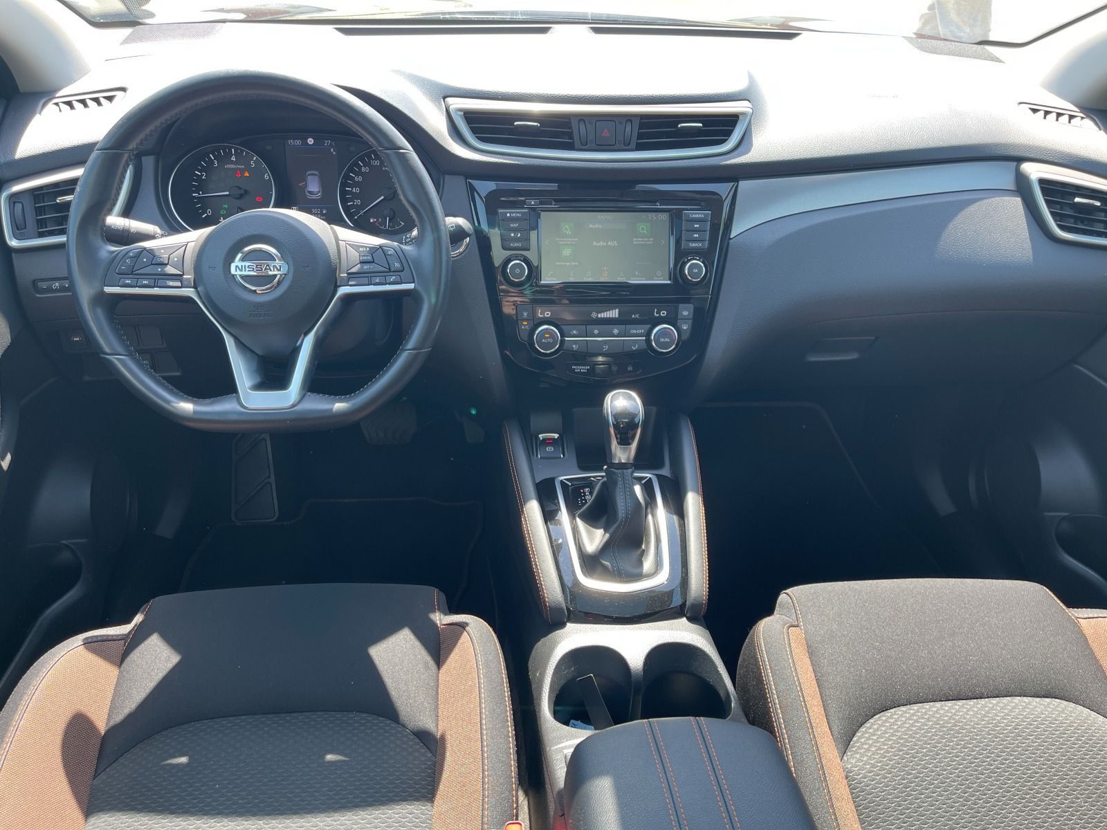 Fahrzeugabbildung Nissan Qashqai 1.3 DiG-T N-Motion 1. Hand/AHK/Pano/360°