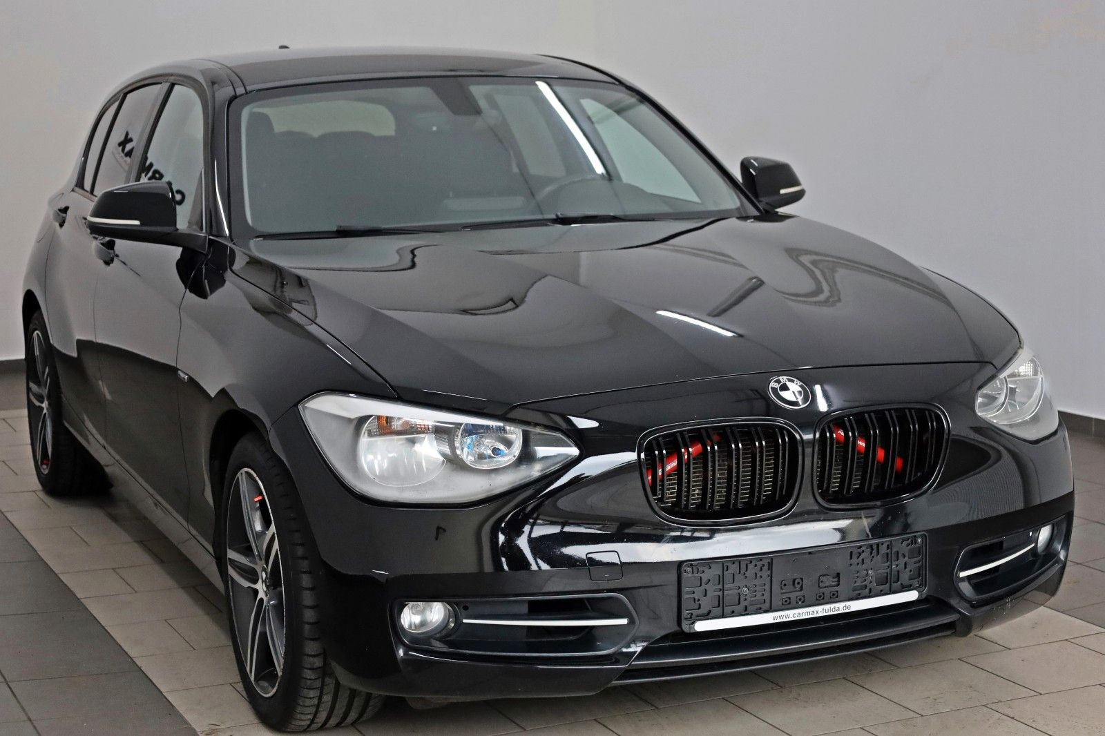Fahrzeugabbildung BMW 118i Lim. 5-trg. Sport Line SH,PDC,SR+WR
