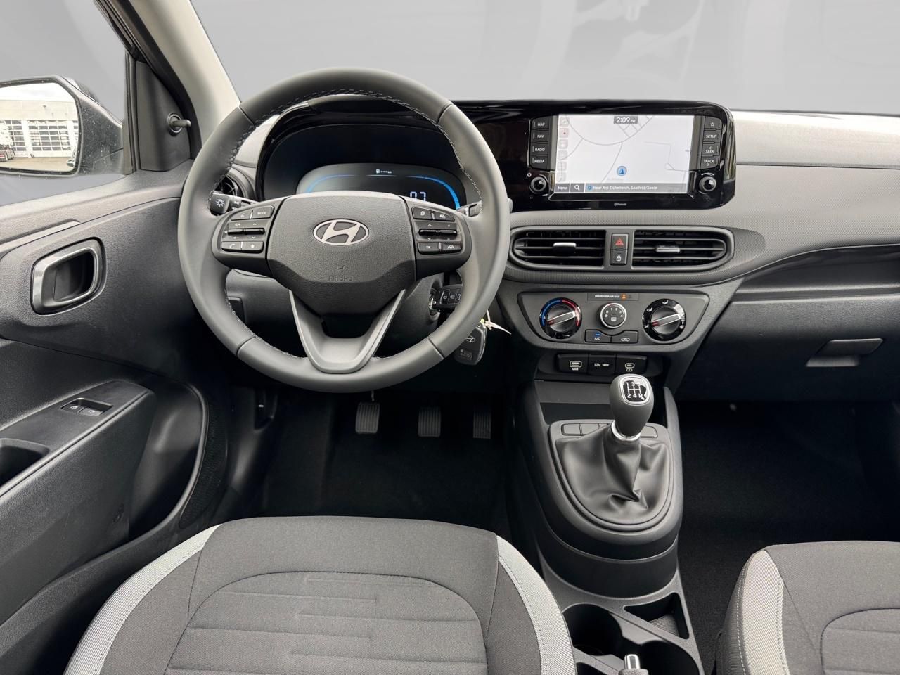 Fahrzeugabbildung Hyundai i10 SELECT Kam. LM Navi PDC SpurH