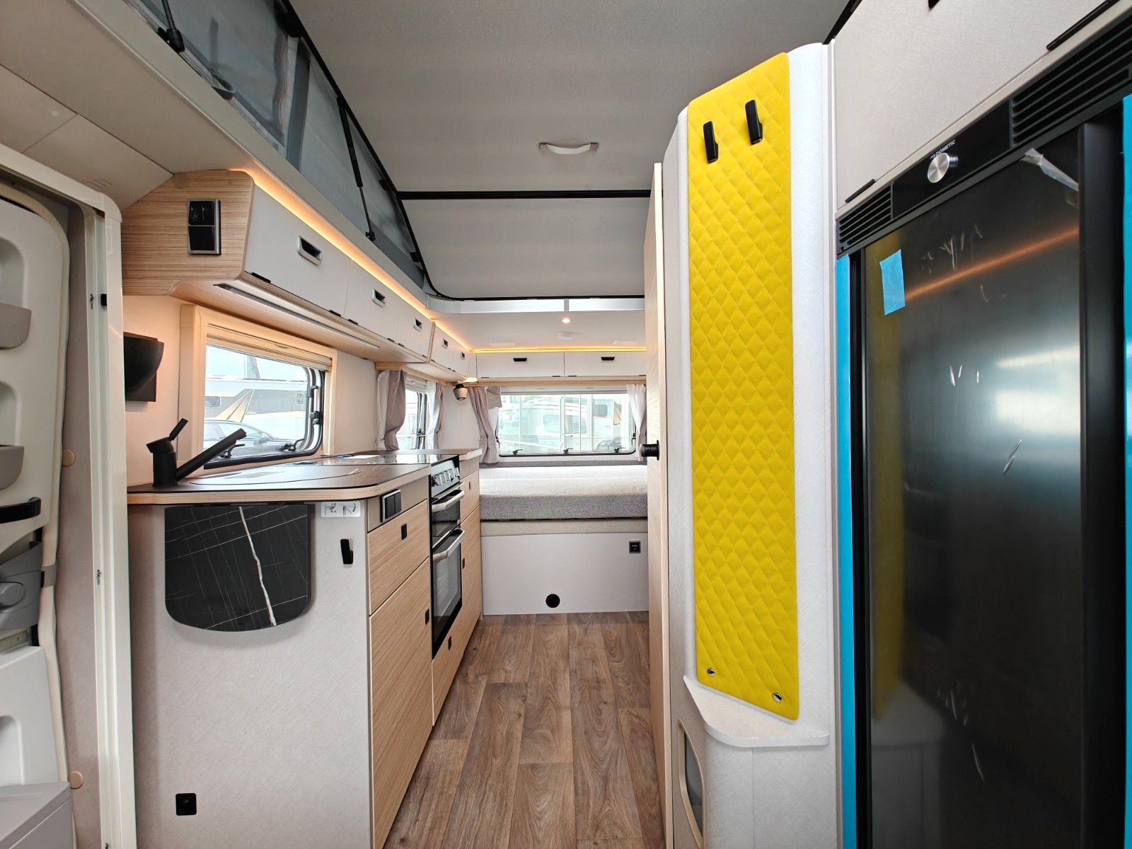 Fahrzeugabbildung HYMER / ERIBA / HYMERCAR Touring 630 Nugget Gold SD - JETZT 5.404€ SPAREN