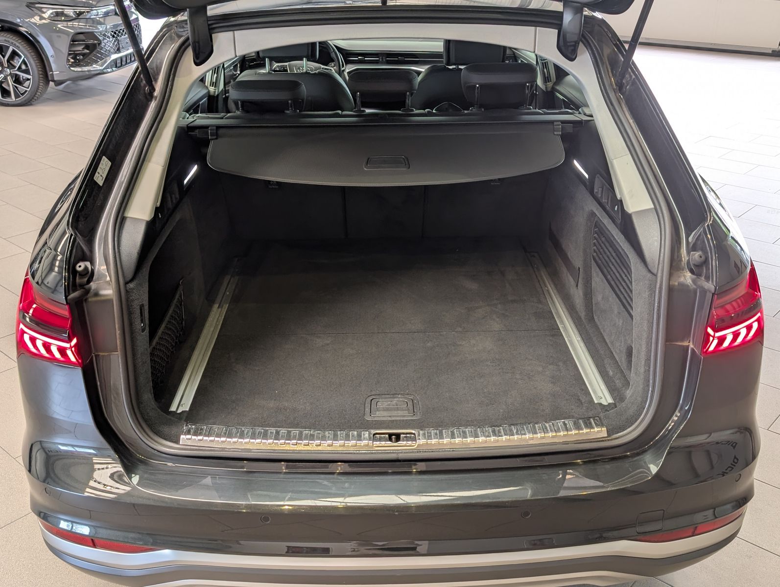 Fahrzeugabbildung Audi A6 Allroad 45 TDI Matrix HUD ACC AHK Luft 360°