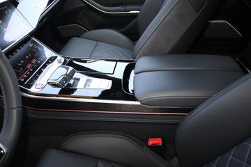 صورة مصغرة 32 لـ 2026 AUDI S8