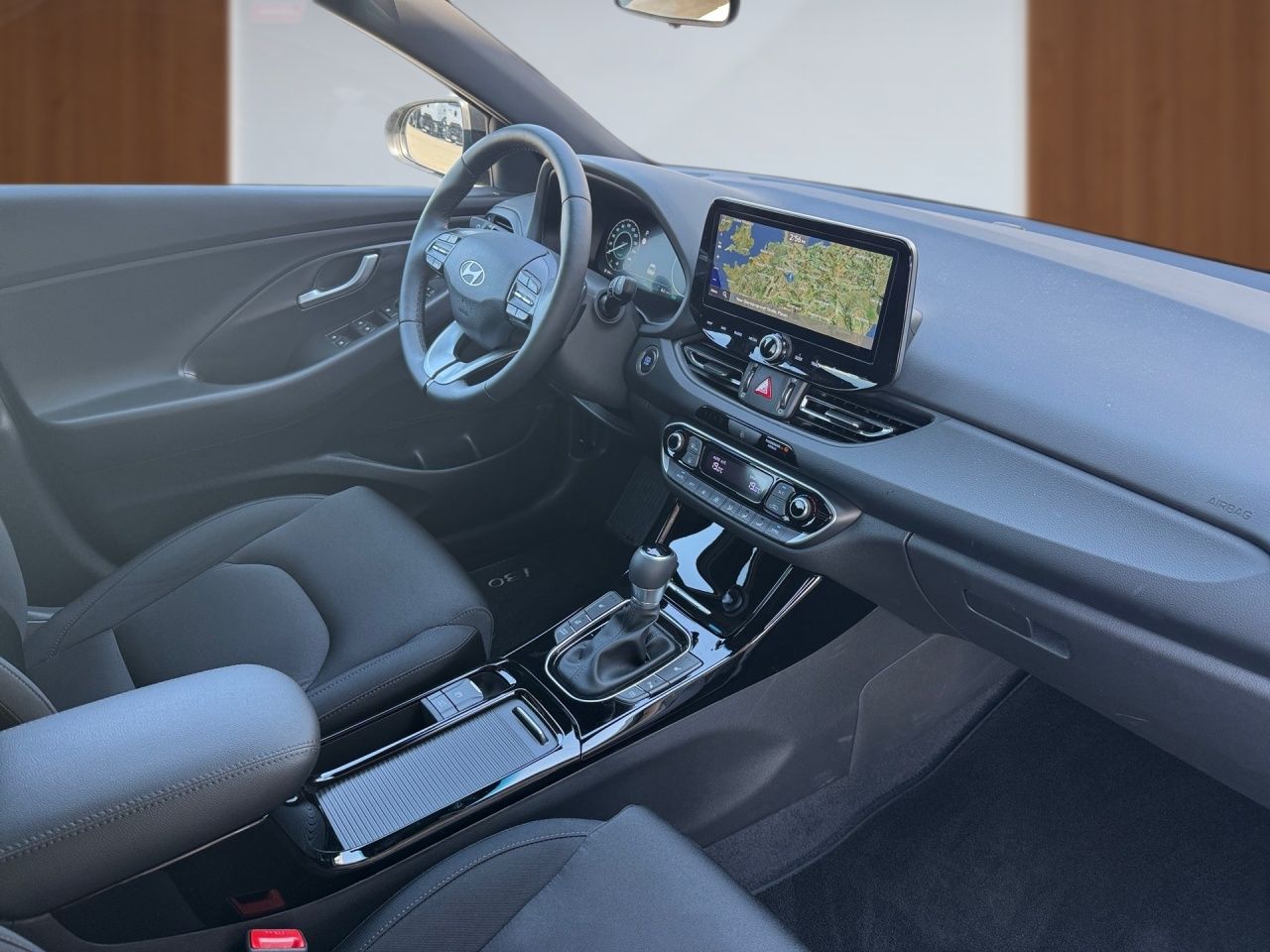 Fahrzeugabbildung Hyundai i30 ADVANTAGE LED*2Z-KLI*NAVI*WINTER*CARPL*KEYL*