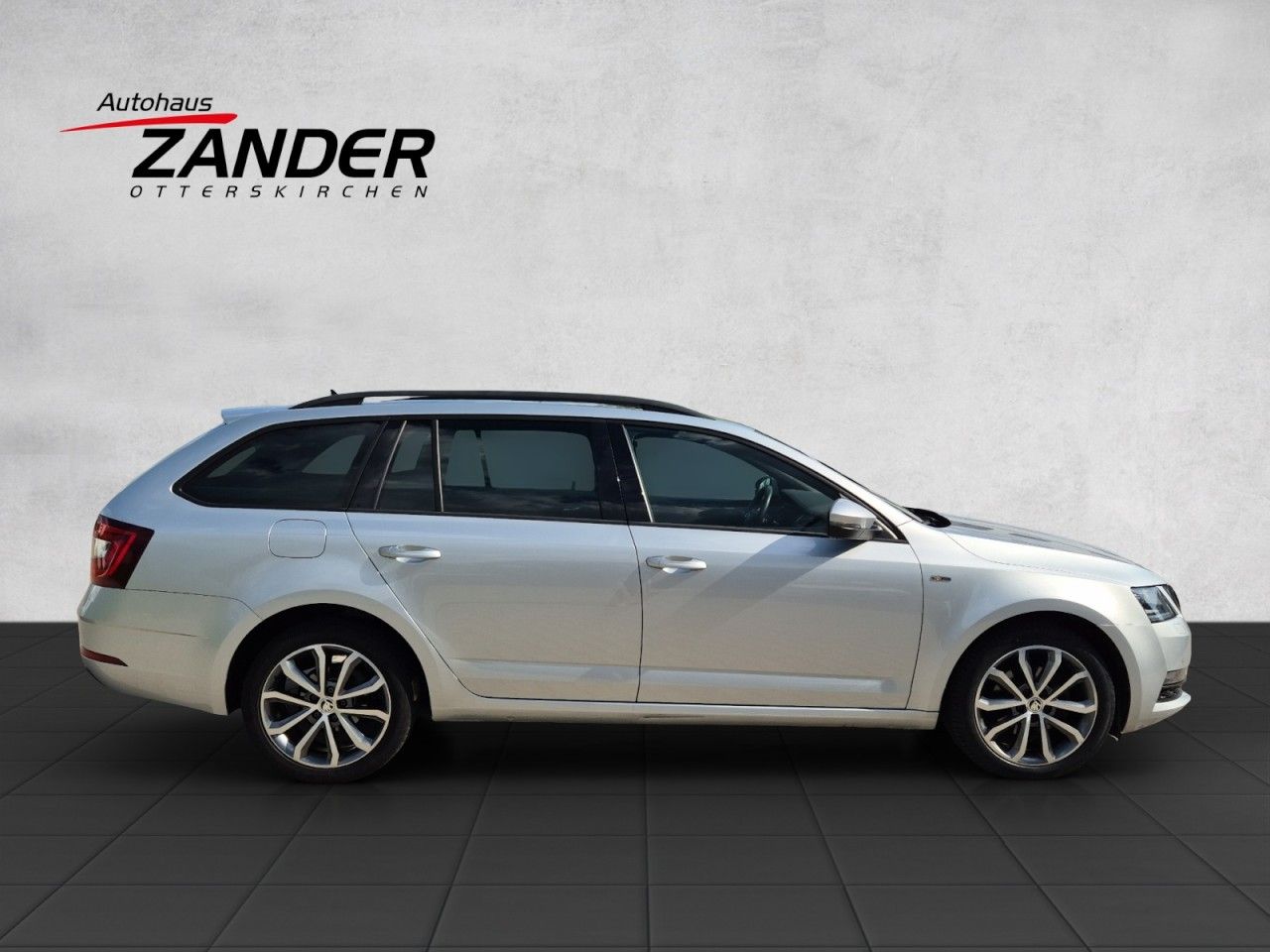 Fahrzeugabbildung SKODA Octavia Combi TDI DSG Soleil AHK Panoramadach