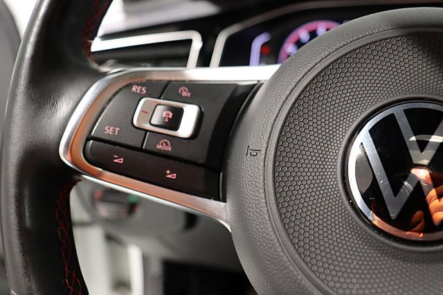 Polo GTI 2.0 TSI DSG NAVI PANO SHZ ACC SPORTFW