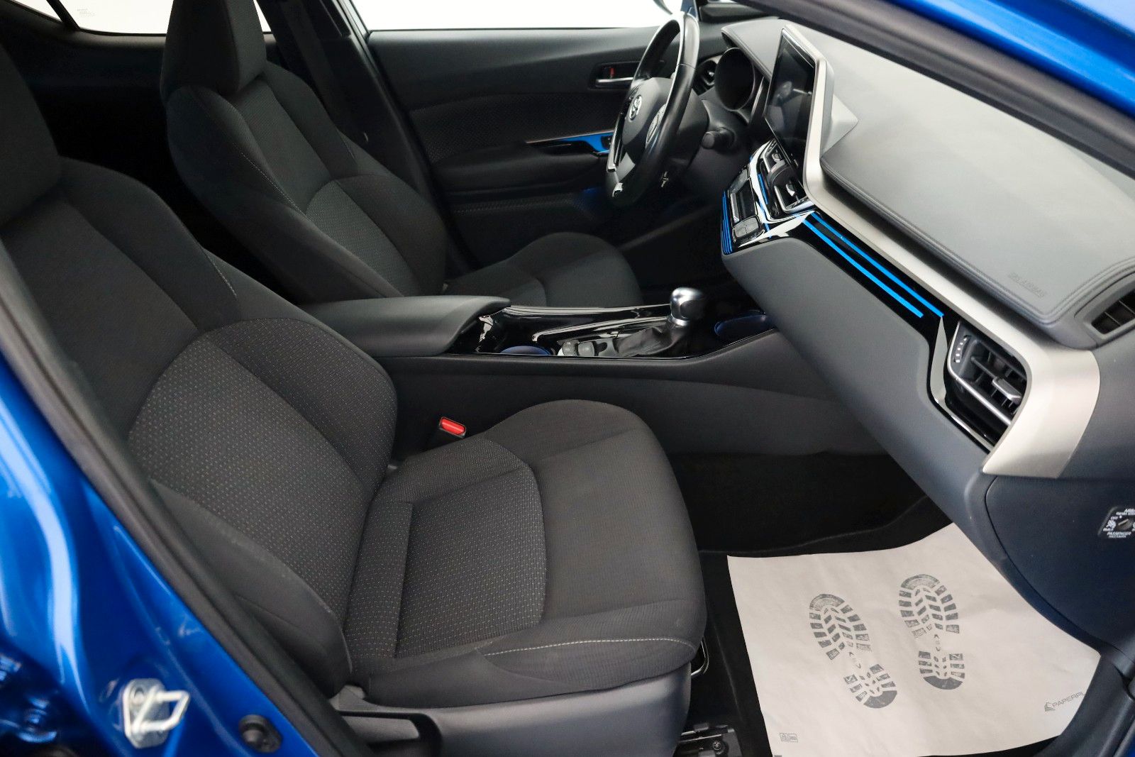 Fahrzeugabbildung Toyota C-HR Hybrid Team D Navi,Kamera,SH,PDC