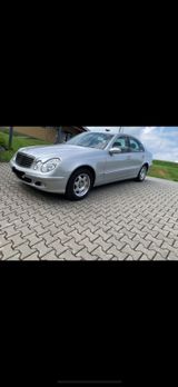 Mercedes-Benz E 220 CDI CLASSIC Classic - Mercedes-Benz E 220 aus 2002: Cdi