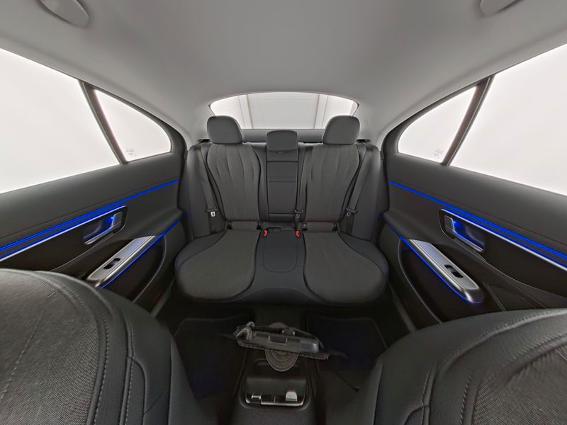 Fahrzeugabbildung Mercedes-Benz E 200 Limousine Avantg. Distronic+ Navi LED SHZ