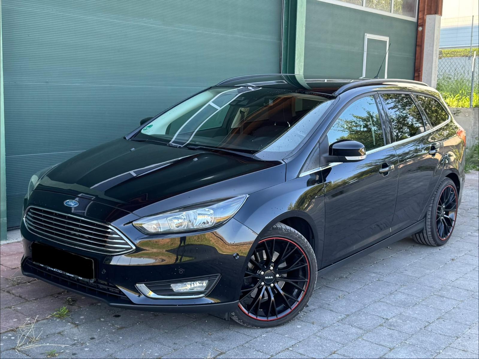 Ford Focus Turnier Titanium (Sitzhzg, AHK, Automatik)