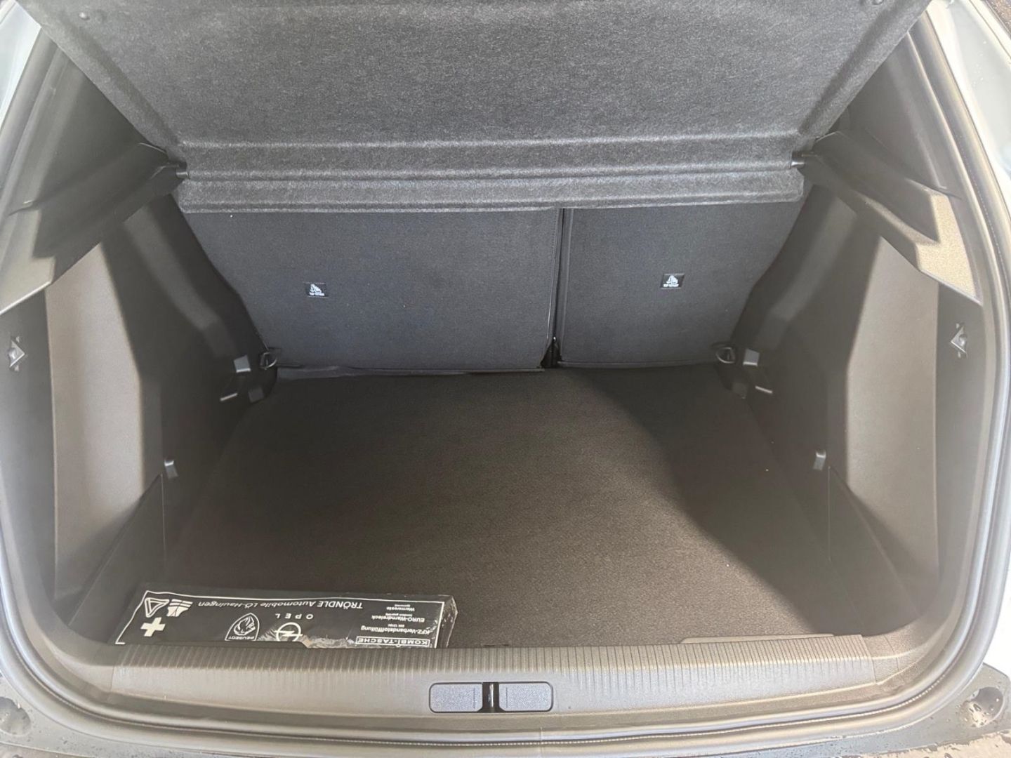 Peugeot 2008 - Bild 13