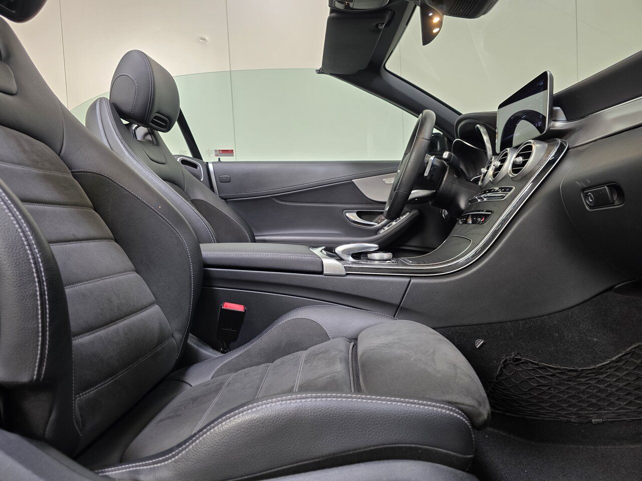 Mercedes-Benz C 200 Cabrio Benzine Autom. - AMG Pack - Topstaa imagem 2