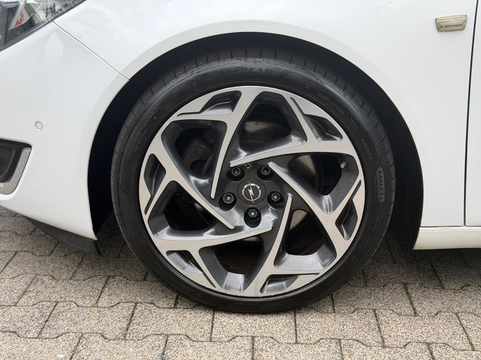 Opel Insignia  Business Innovation 170 PS AHK Leder