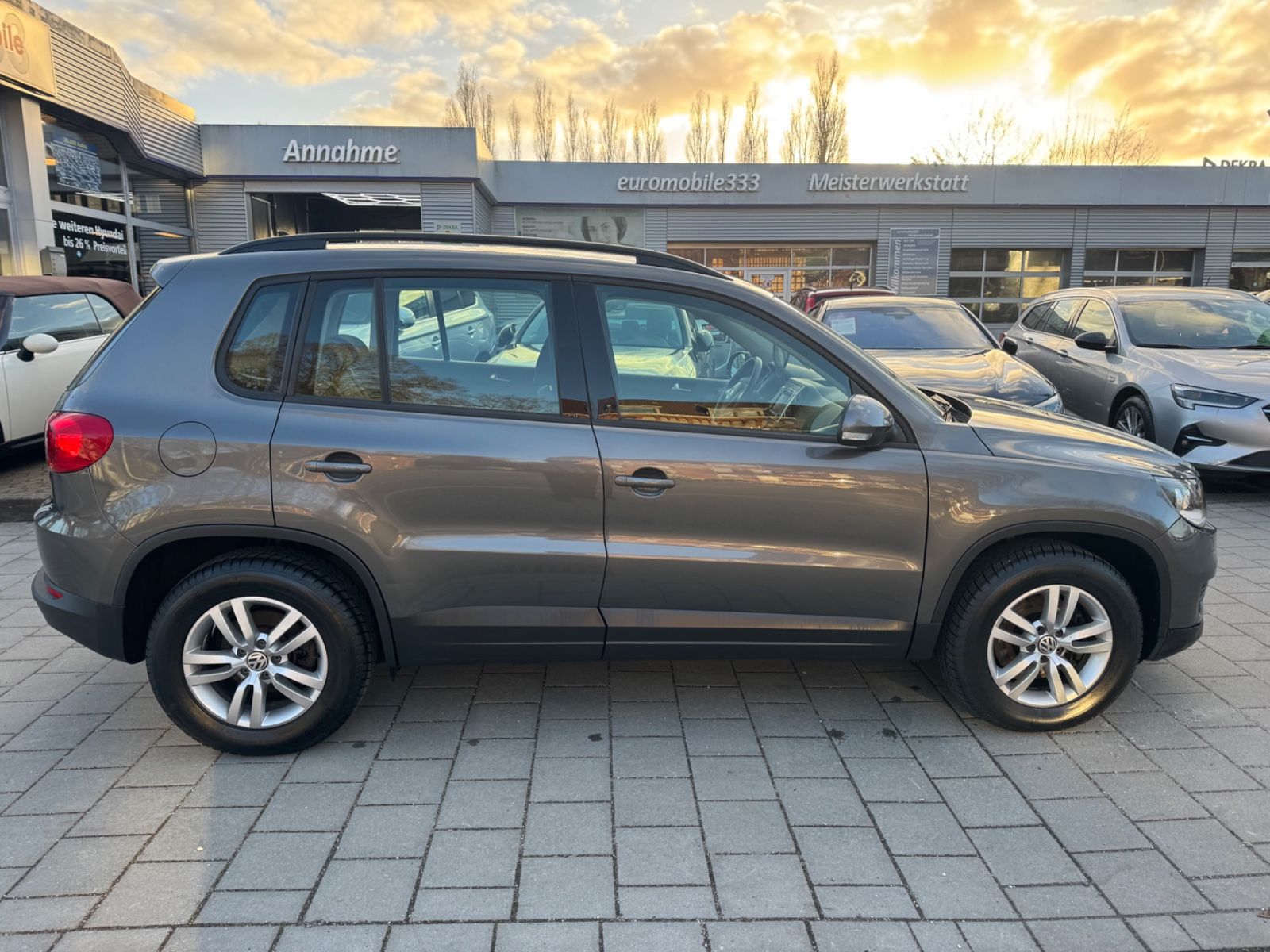 VW-Tiguan *Sithz*NAVI*Temp*PDC*2-Z.Klima*AHK*