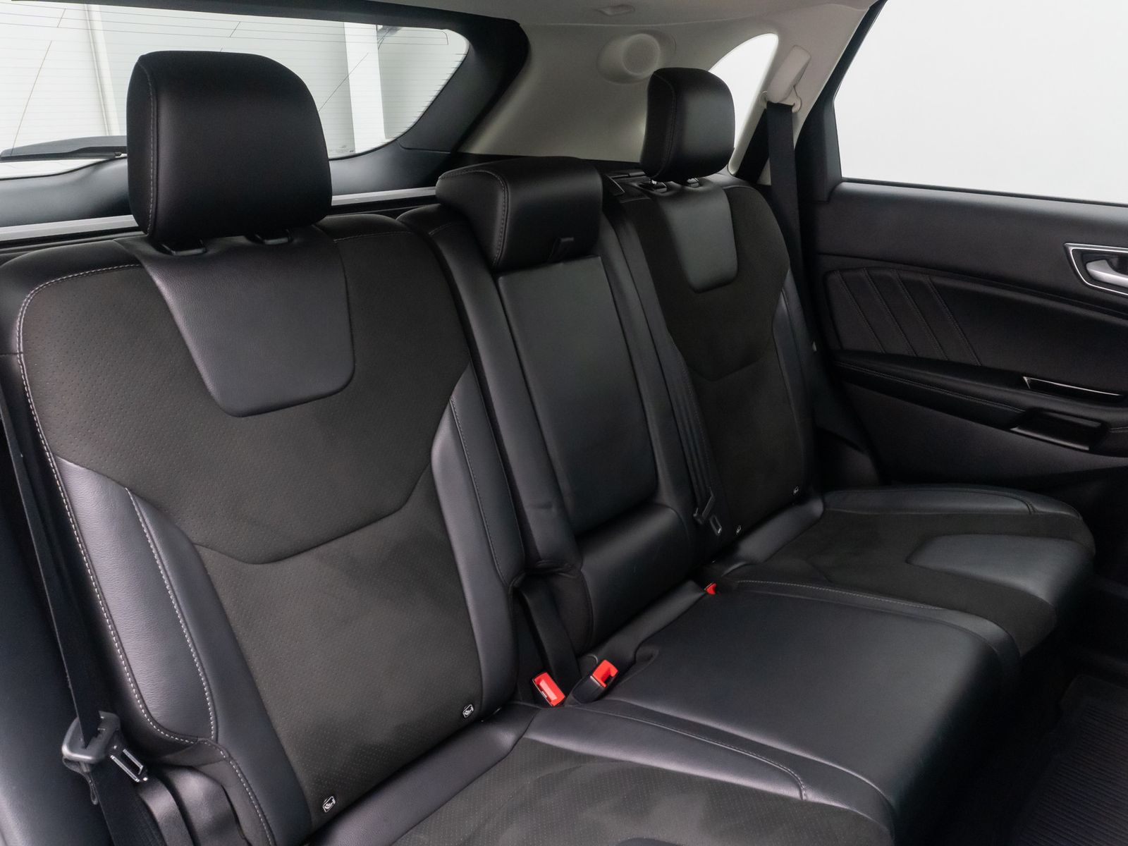 Fahrzeugabbildung Ford Edge ST-Line 4x4 Kamera HiFi Komfort Memory 20"