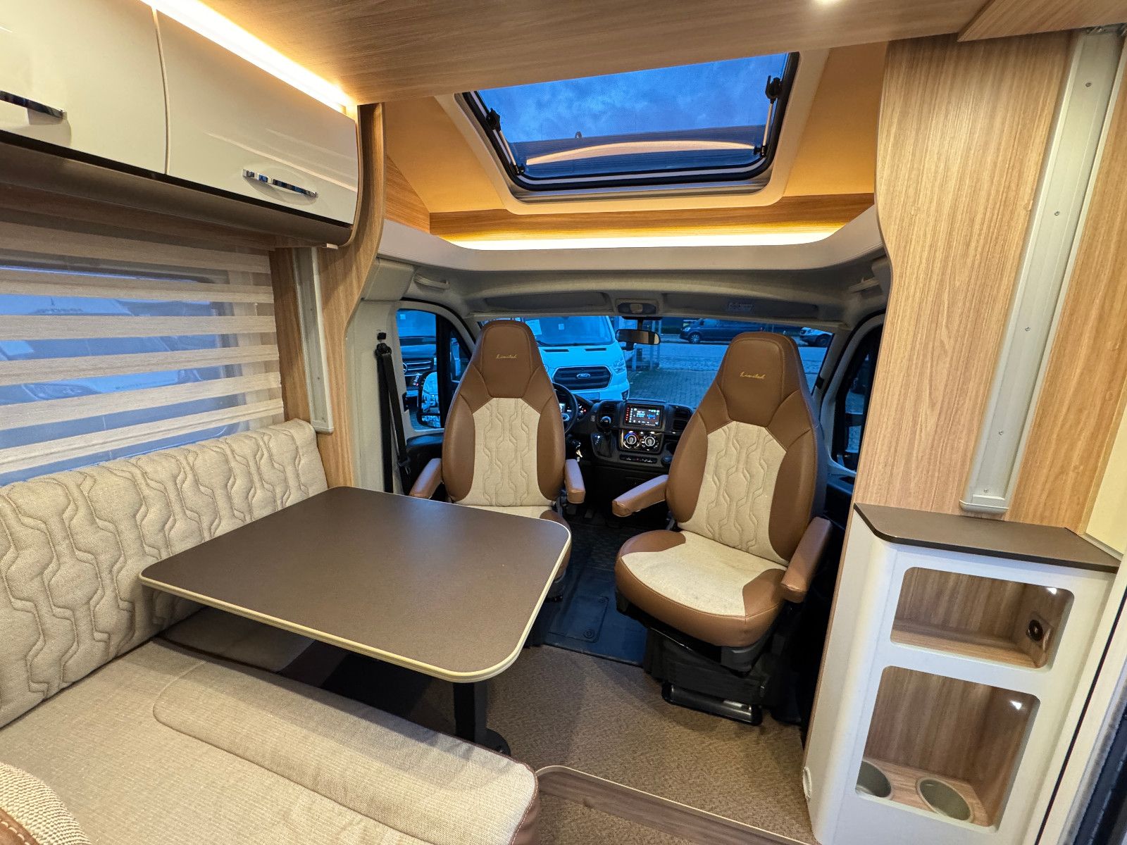 Fahrzeugabbildung Bürstner LIMITED T 690 G FIAT 9G-AUTOMATK HUBBETT SAT TV