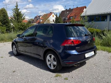 Volkswagen Golf - 2