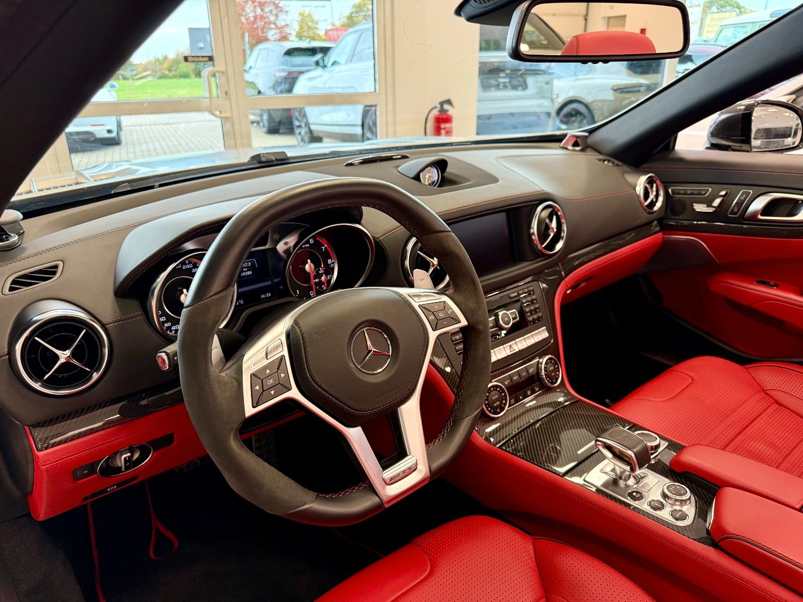 Fahrzeugabbildung Mercedes-Benz SL 63 AMG Edition 1 Performance/Designo/Carbon