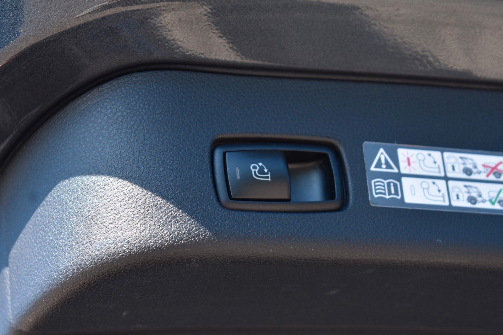 Fahrzeugabbildung Mercedes-Benz ML 350 CDI Display Fond H&K AHK Pano Softclose
