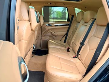 Porsche Cayenne - 11