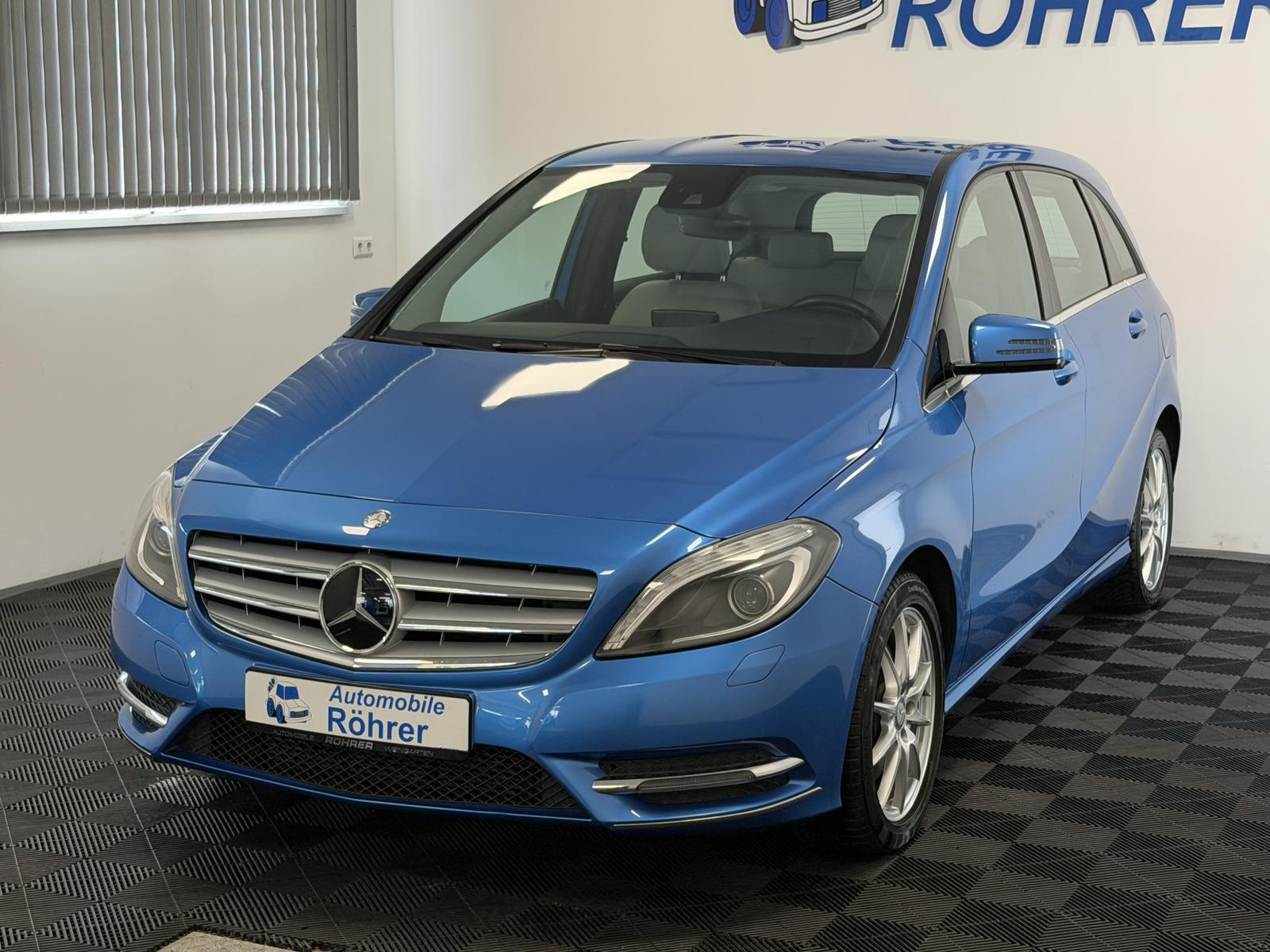 Mercedes-Benz B 250 BlueEff. Aut. Leder Kamera Bi-Xenon Distr+