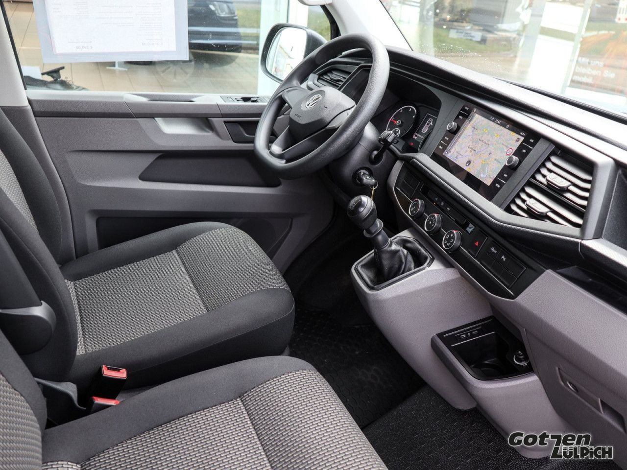 Fahrzeugabbildung Volkswagen T6.1 Transporter Kombi 2.0 TDI Klima 9-Sitzer ZV