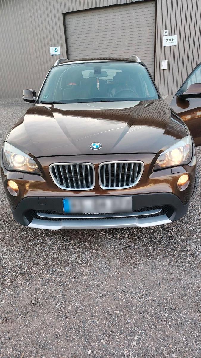 BMW X1 2010 — rear view
