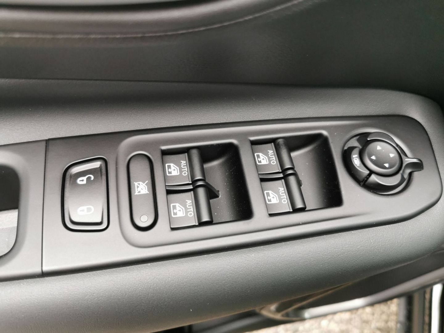 Fahrzeugabbildung Jeep Renegade Altitude Navi digi. Cockpit LED CarPlay