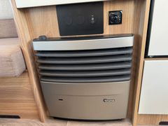 BUERSTNER Premio Plus 410TS-Hubbett-Dachklima-Mover-Markis