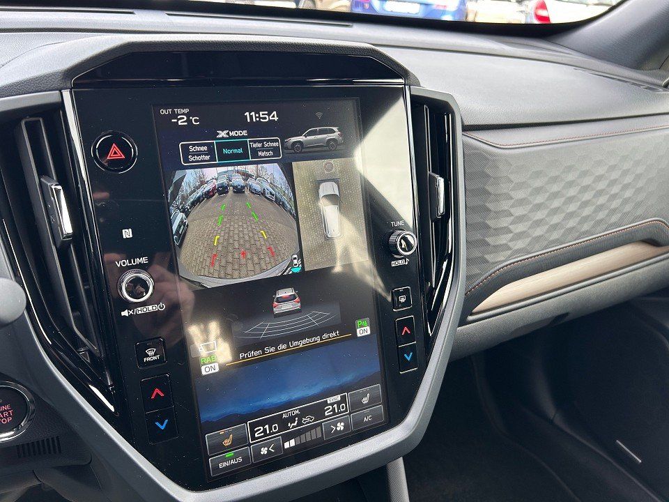 Fahrzeugabbildung Subaru FORESTER 2.0ie AUT AWD PLATINUM PANO 360+H&K+LED