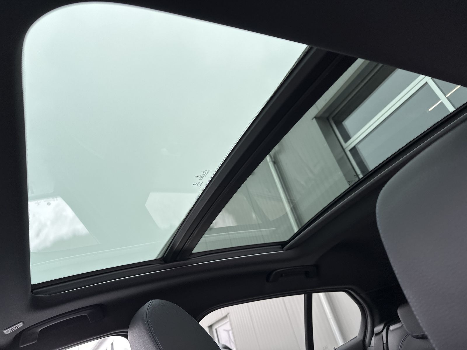 Fahrzeugabbildung BMW 118d M-Sport NAV+LED+PANO+DRASSISTANT+KAMERA+PP