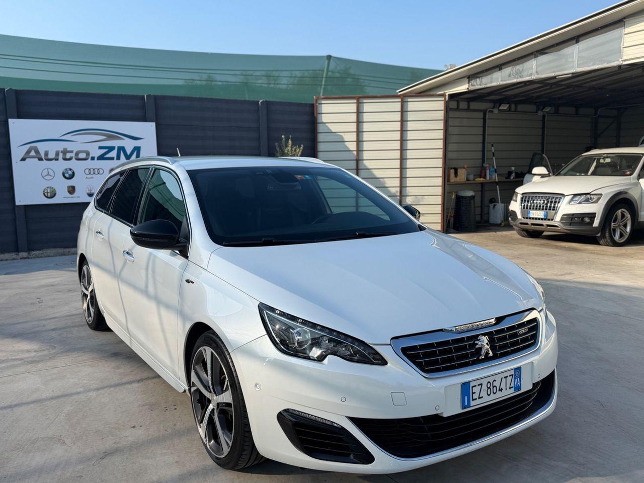 Peugeot 308 2015 — салон