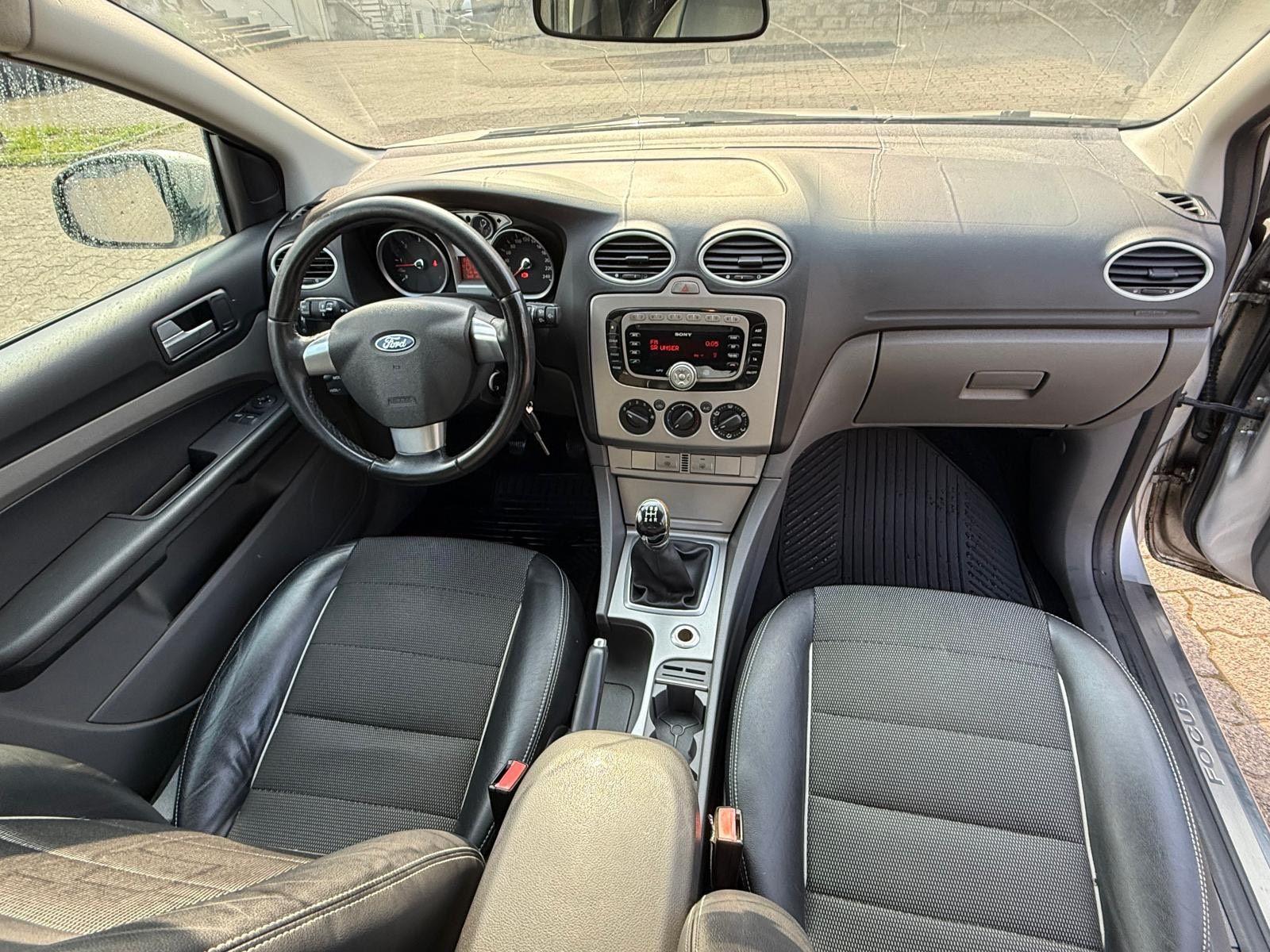 Ford Focus 2010 — photo 5