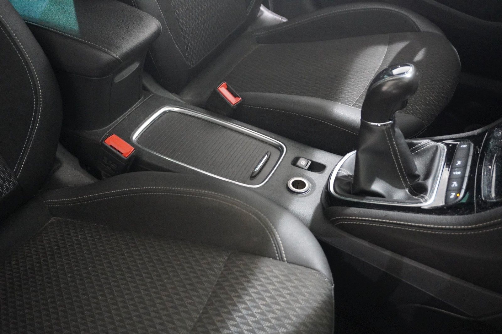 Fahrzeugabbildung Opel Astra K ST 1.4T INNOV. NAVI/LED/KAMERA/SPORT/AHK