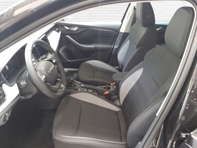 Fahrzeugabbildung SKODA Kamiq 1.5 TSI Balance DSG AHK MATRIX BLACK