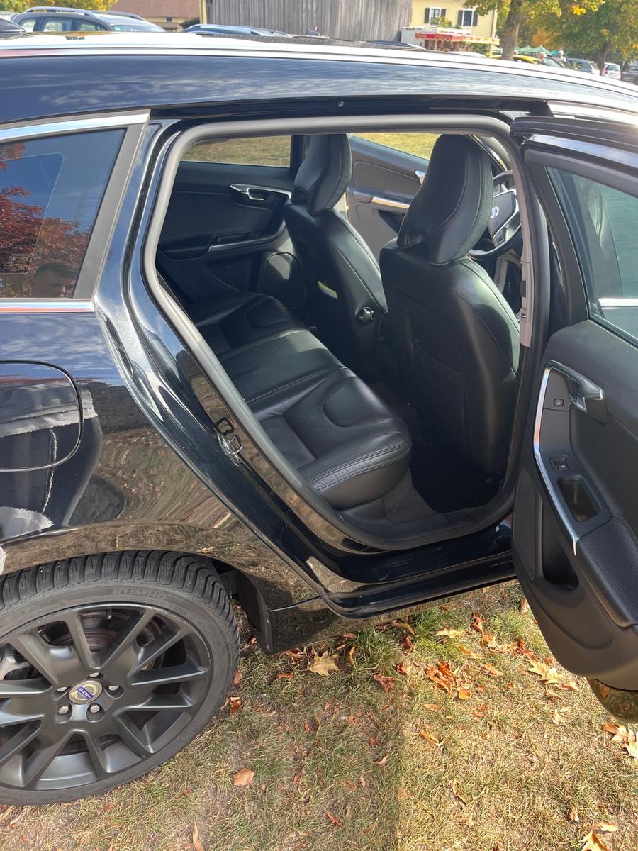Volvo V60 2011 — photo 8