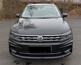 Volkswagen Tiguan 2.0 TSI 162kW DSG 4MOTION Highline Hi... - Volkswagen Tiguan mit Benzin-Antrieb: Schwarz, Head-Up Display